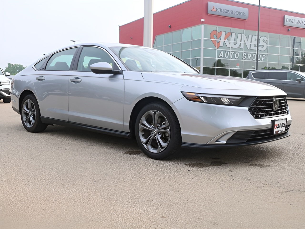 Vehicle image 44 of 49