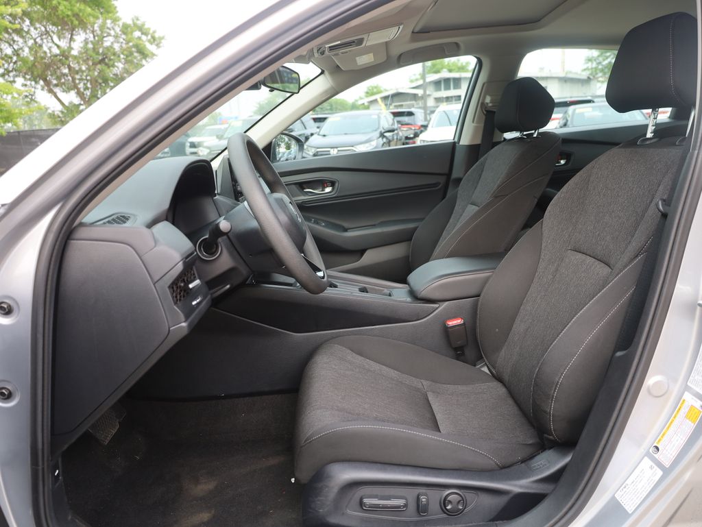 Vehicle image 23 of 49