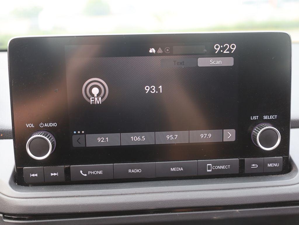 Vehicle image 33 of 49