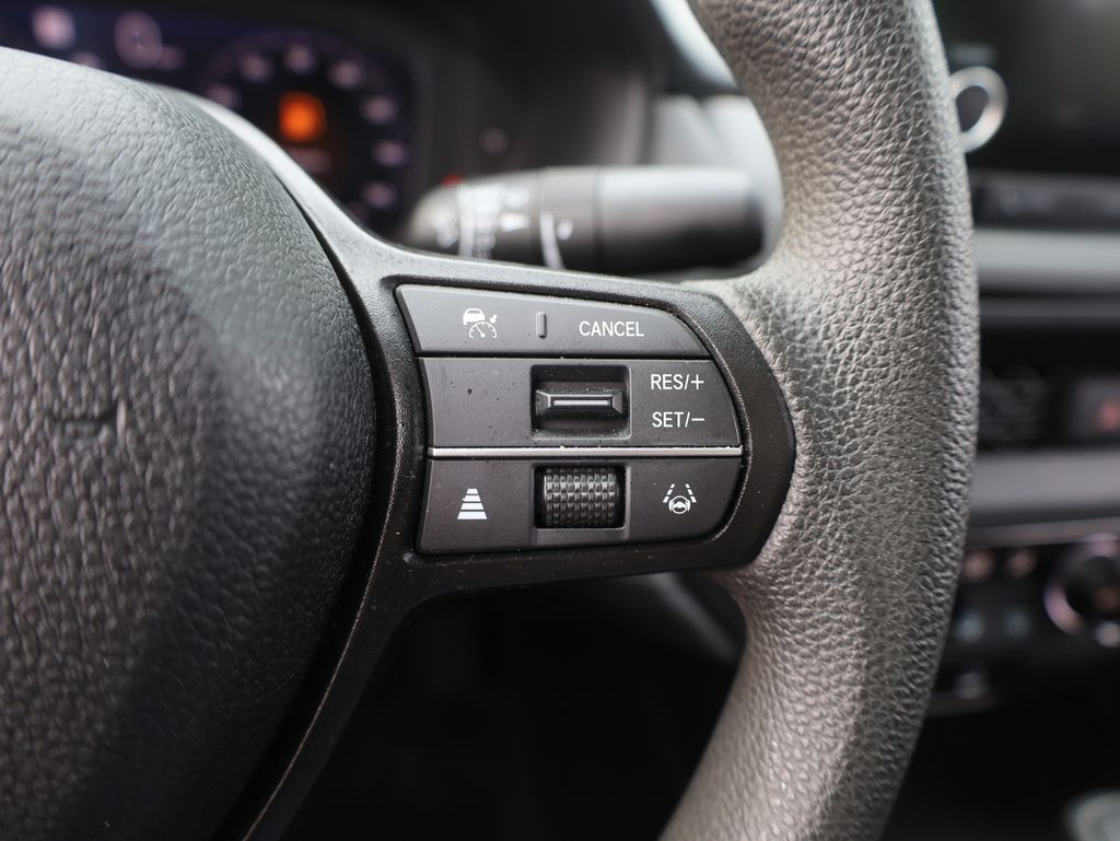 Vehicle image 39 of 49