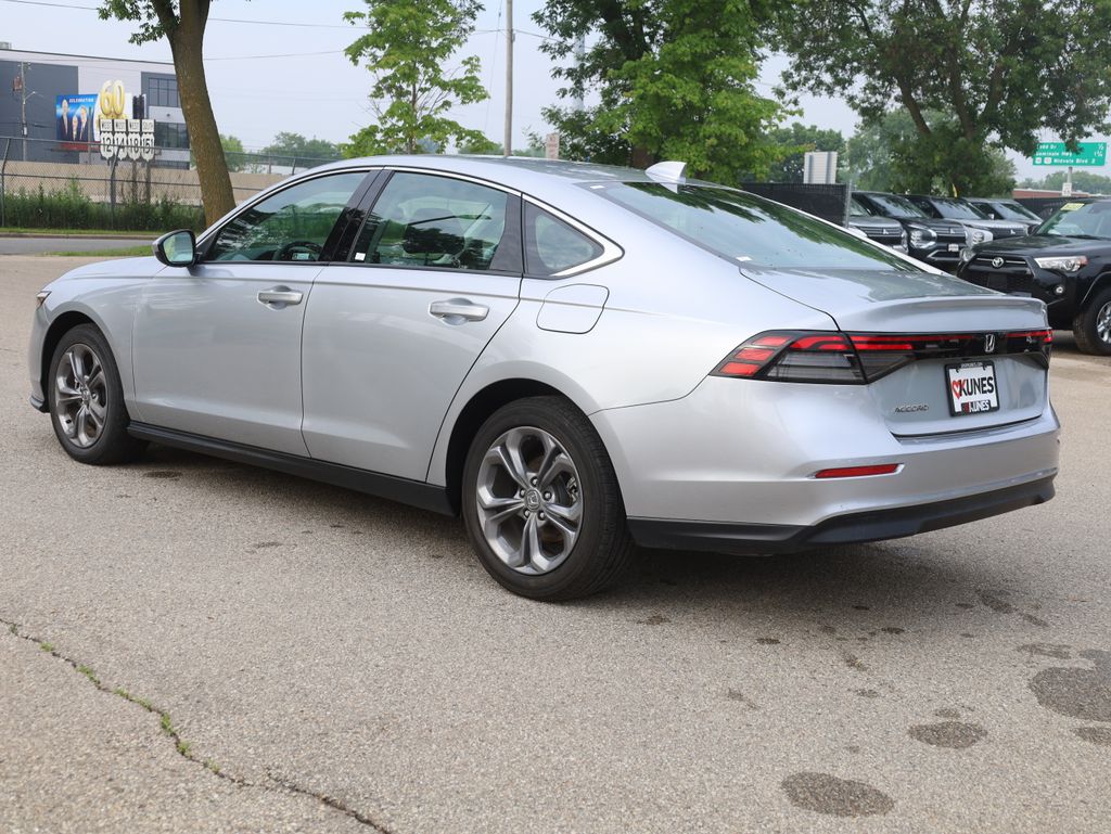 Vehicle image 8 of 49
