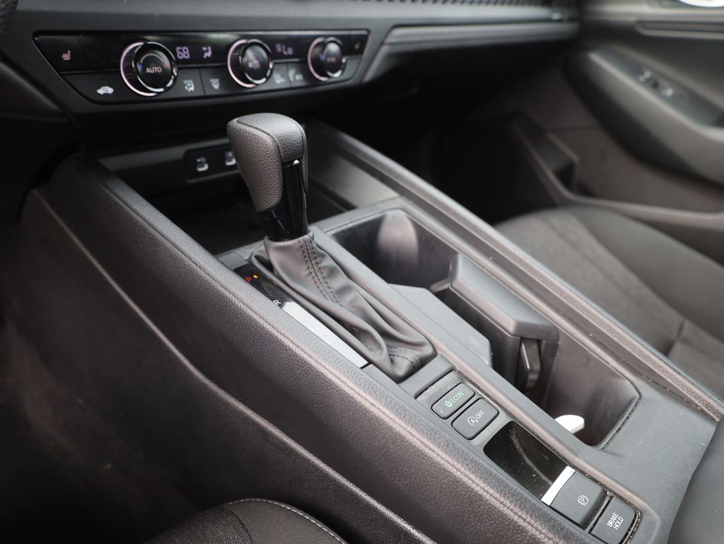 Vehicle image 28 of 49