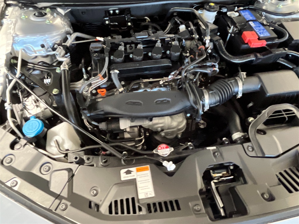 Vehicle image 11 of 31
