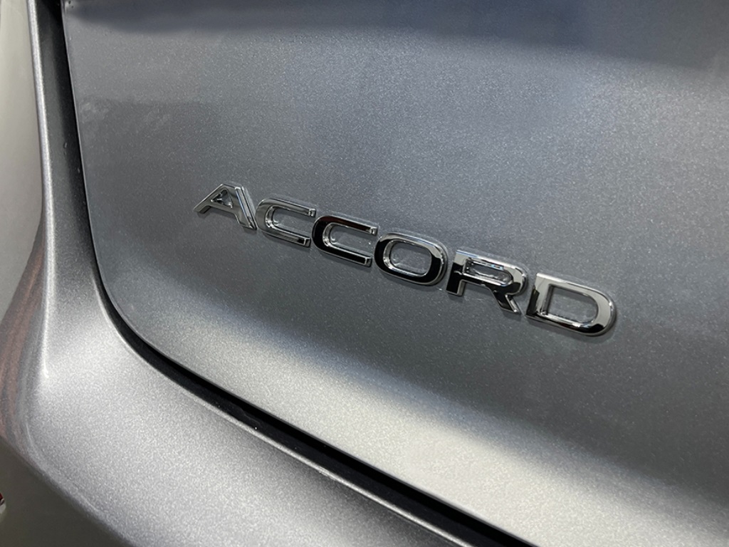 Vehicle image 9 of 31