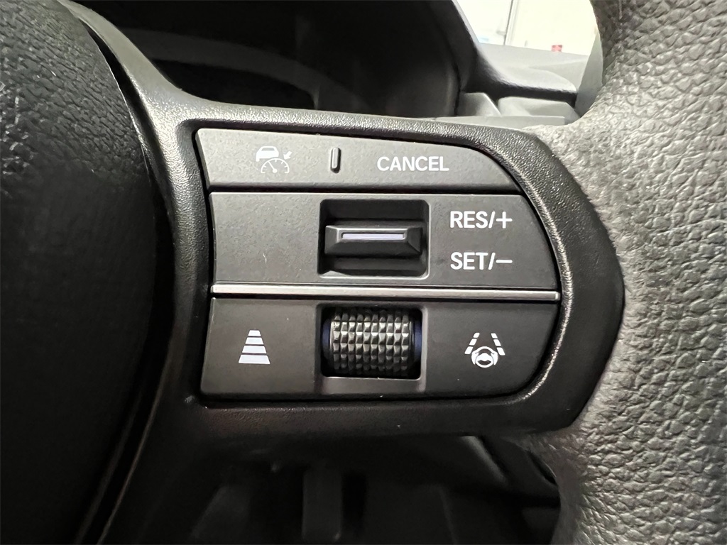 Vehicle image 21 of 31