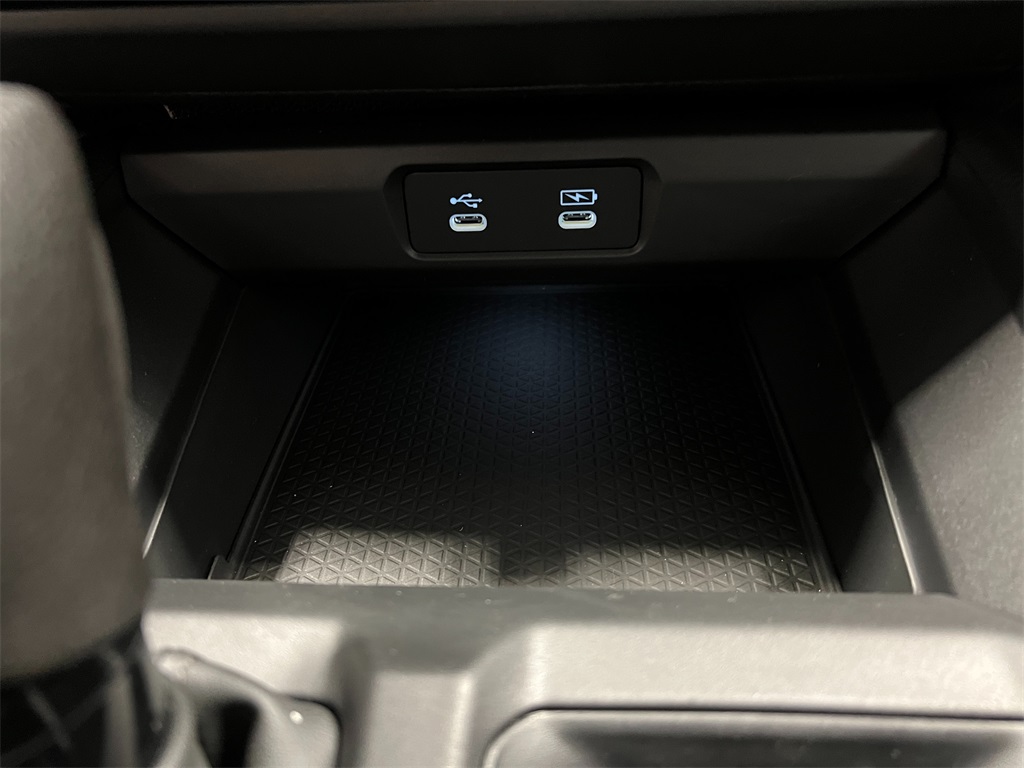 Vehicle image 18 of 31