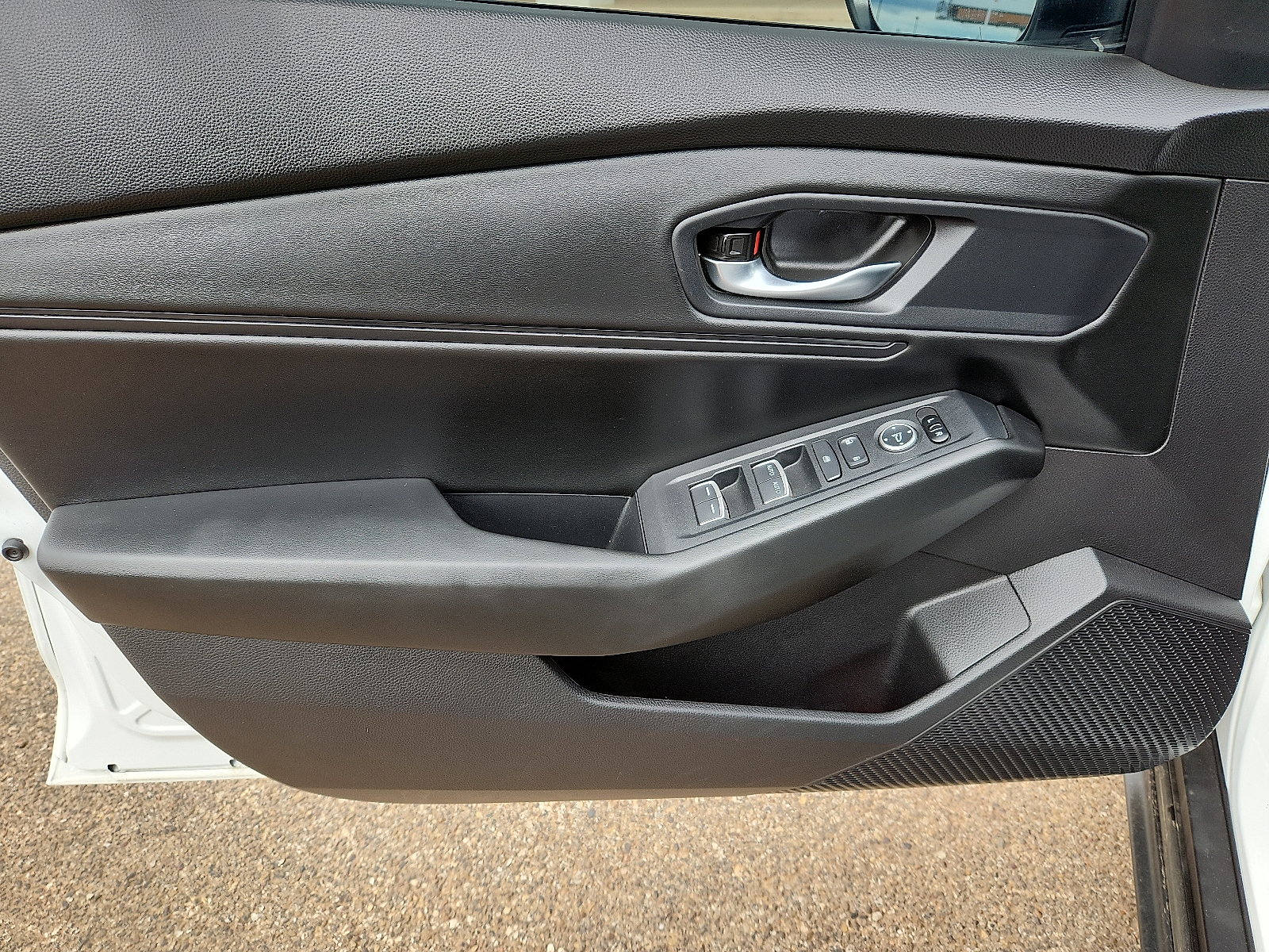 Vehicle image 15 of 16