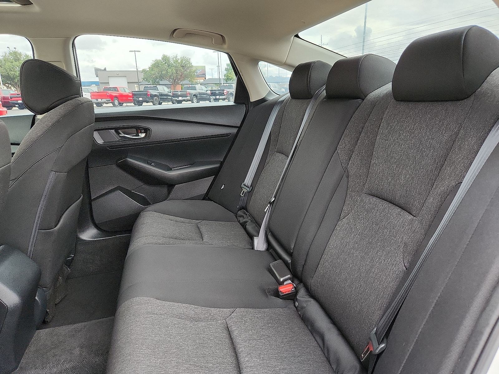 Vehicle image 7 of 16