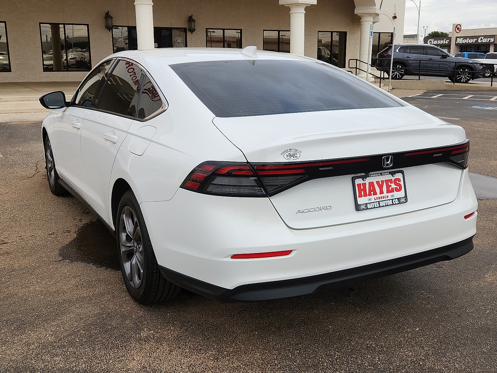 Vehicle image 4 of 16