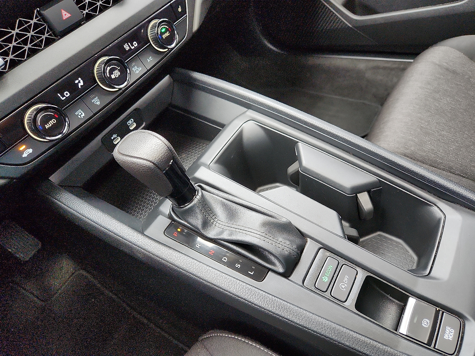 Vehicle image 14 of 16
