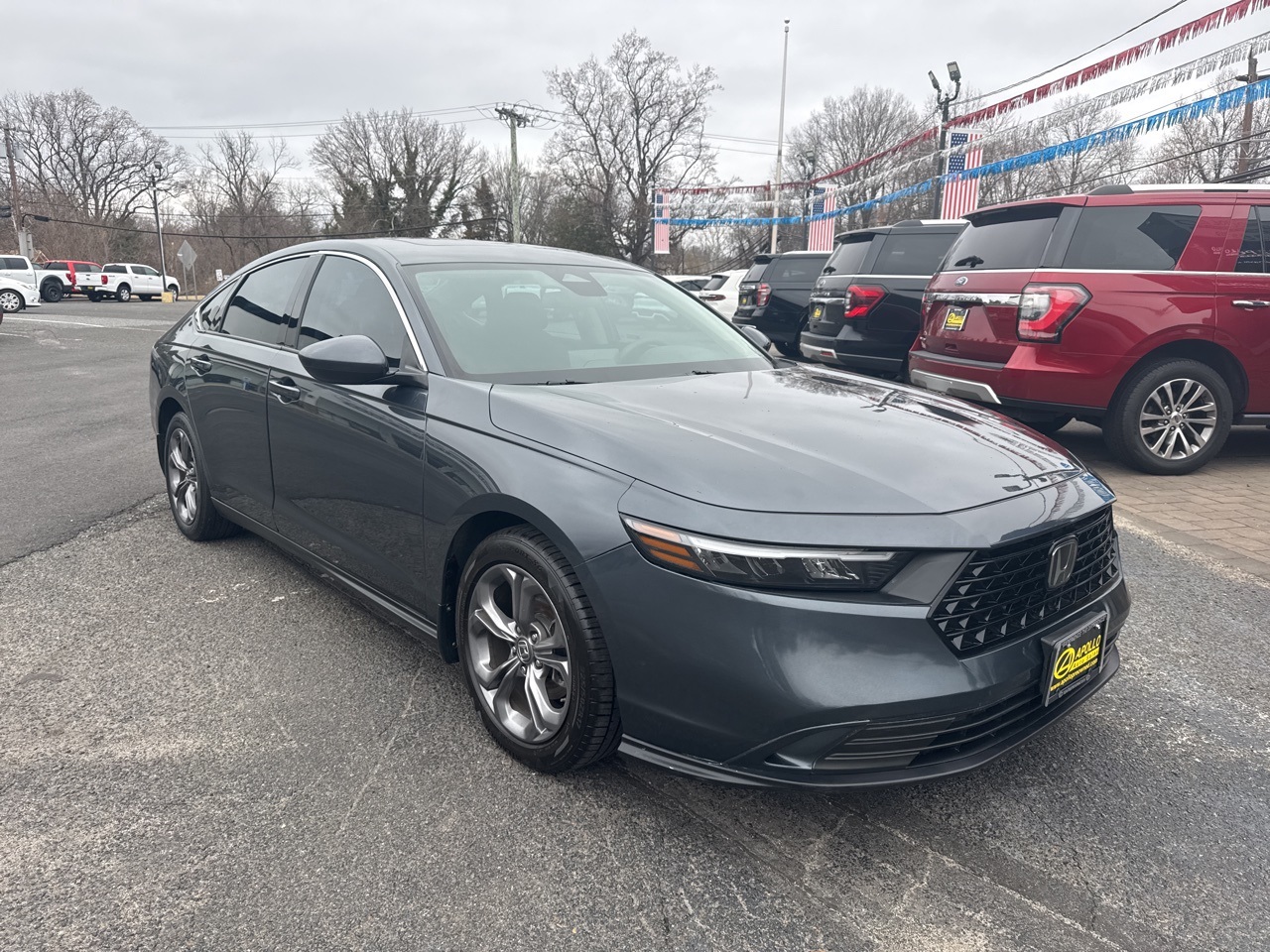 Vehicle image 4 of 16
