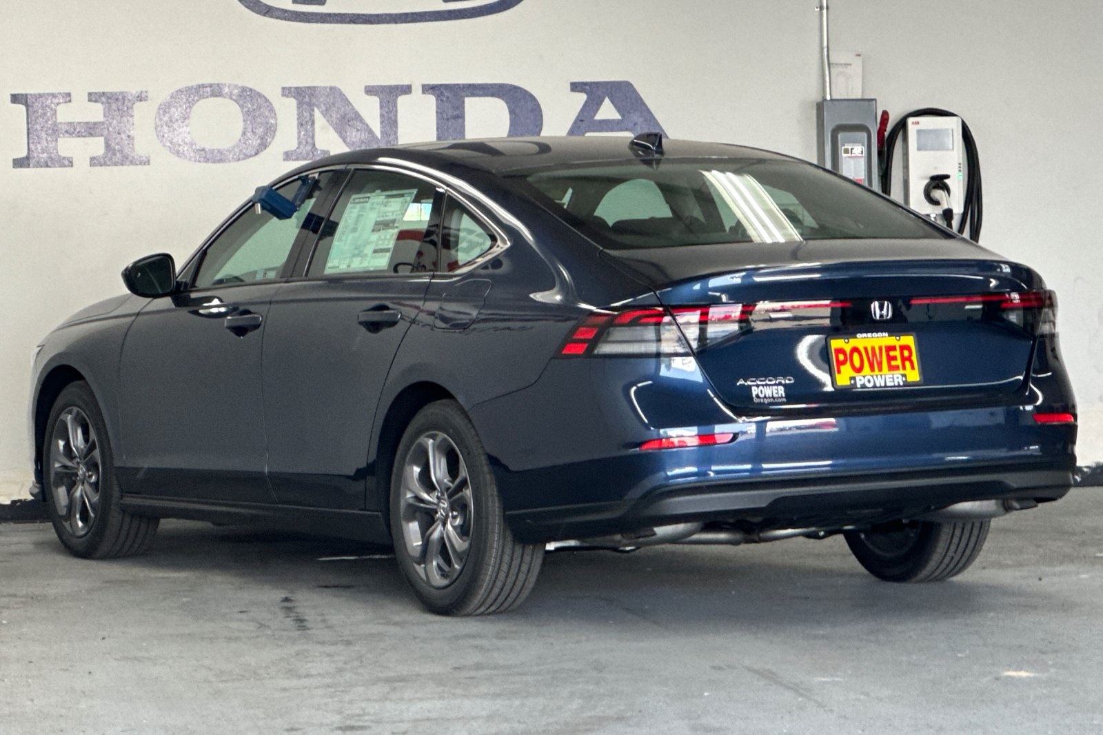 Vehicle image 6 of 23