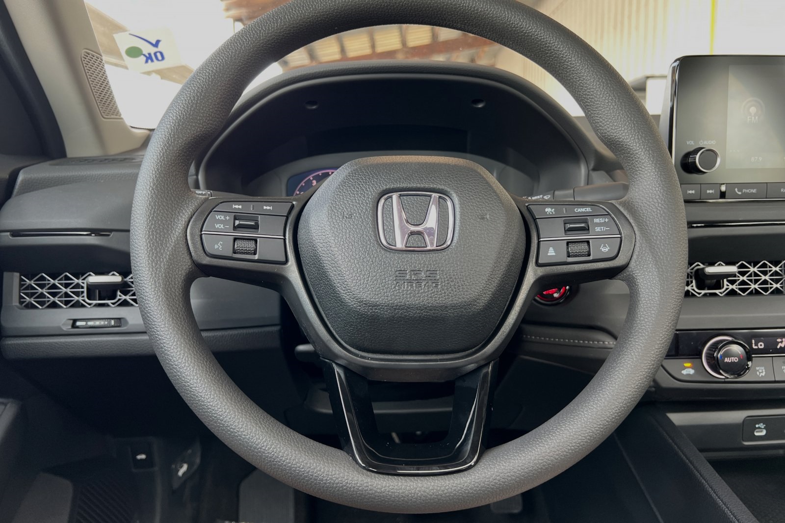 Vehicle image 20 of 23