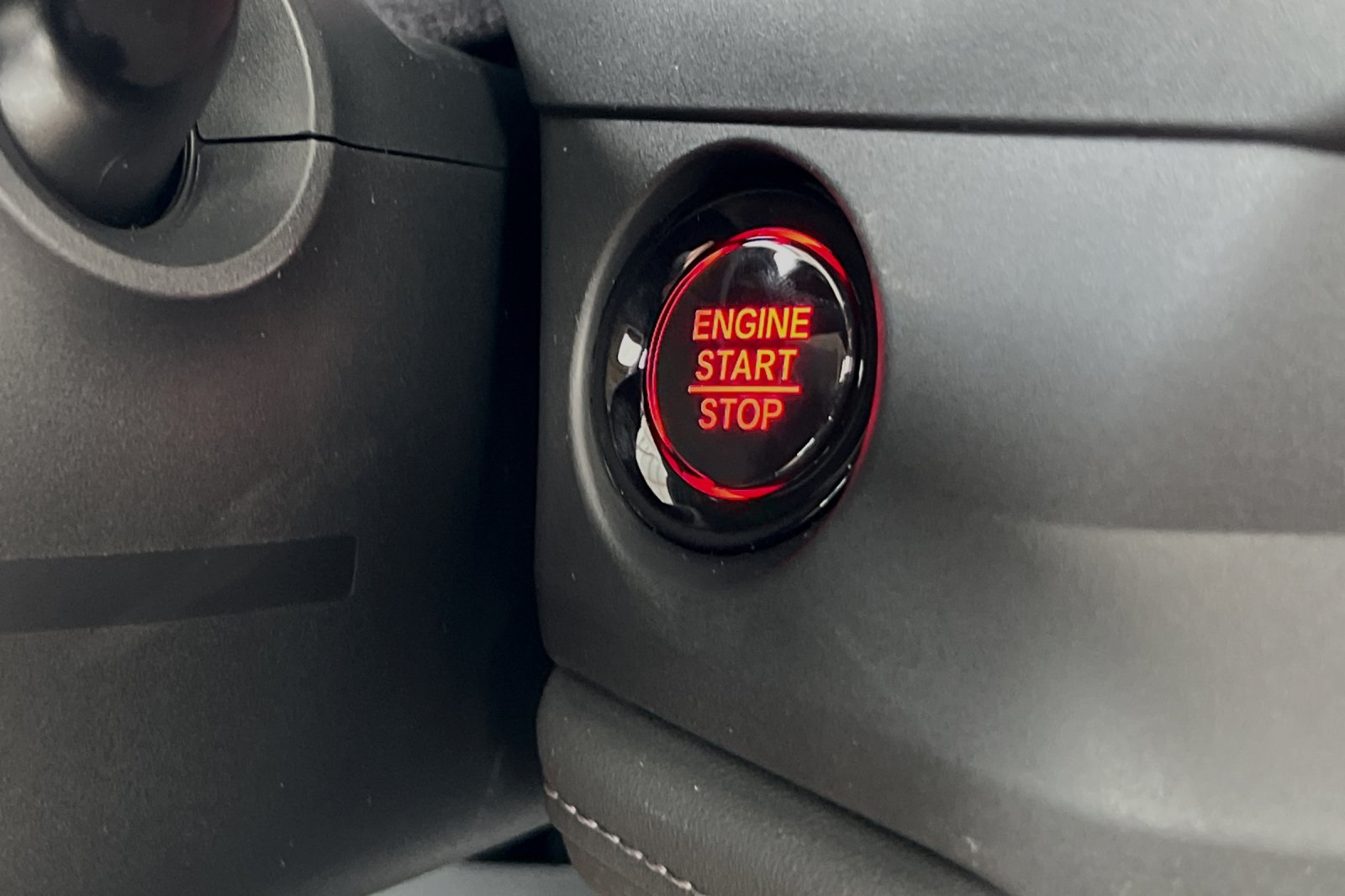 Vehicle image 19 of 23