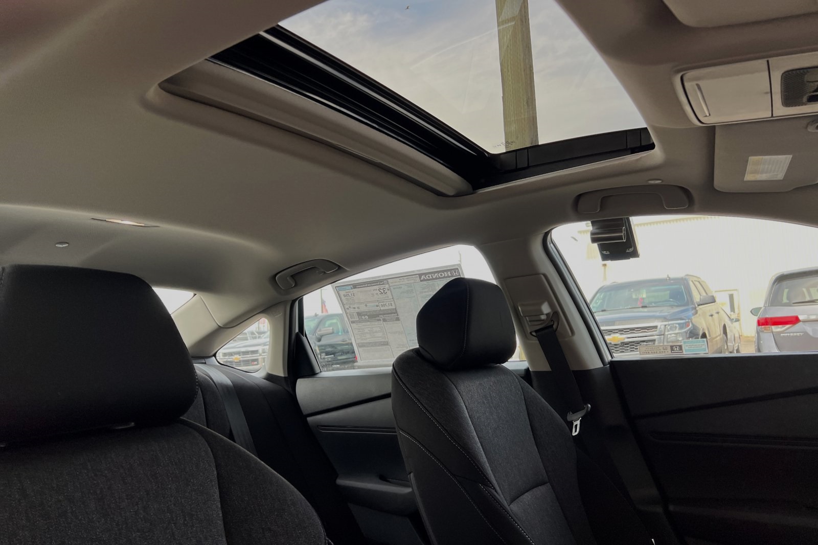 Vehicle image 15 of 23