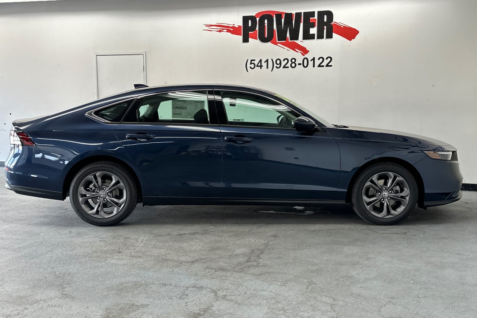 Vehicle image 4 of 23