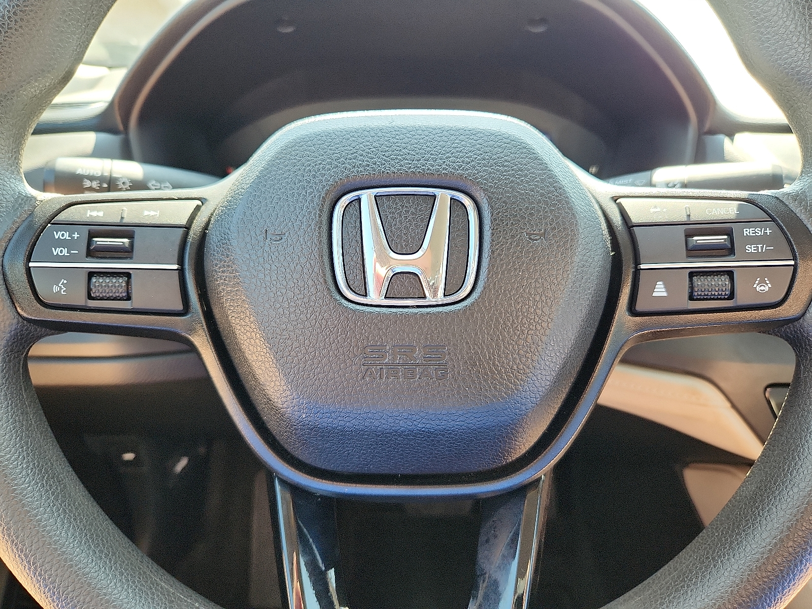 Vehicle image 12 of 16