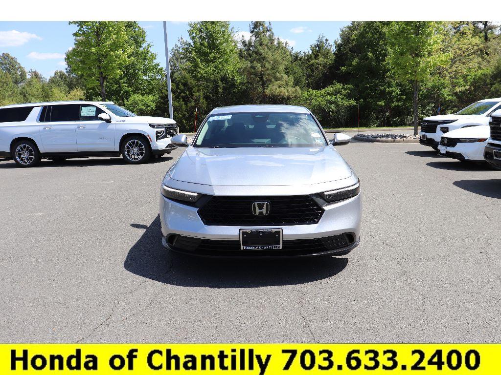 2024 Honda Accord LX Image 2 of 33