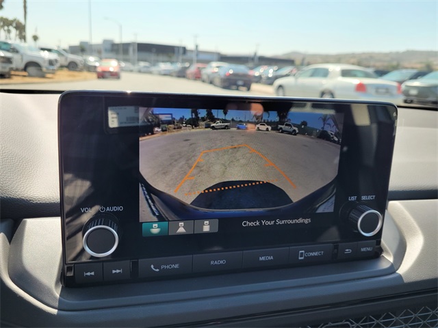 Vehicle image 15 of 20