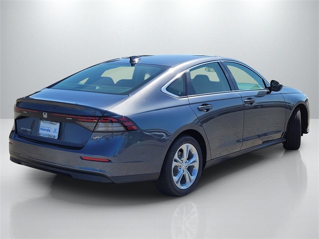 Vehicle image 4 of 20