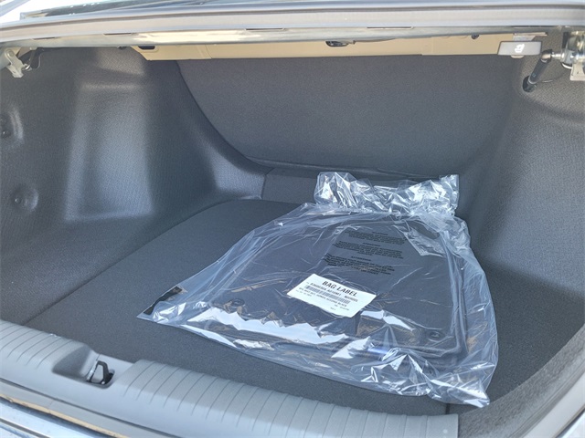 Vehicle image 8 of 20