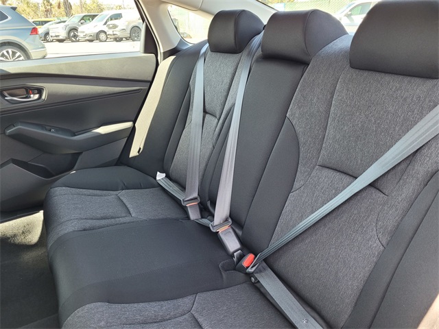 Vehicle image 10 of 20