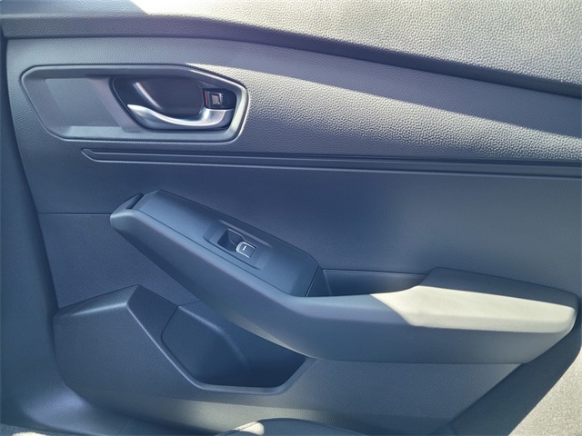 Vehicle image 18 of 20