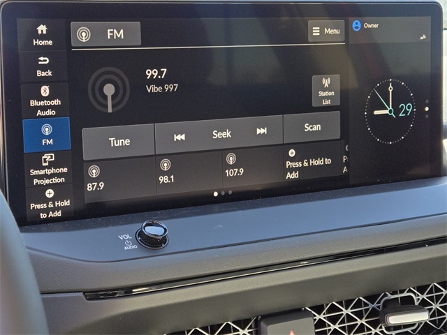 Vehicle image 13 of 15