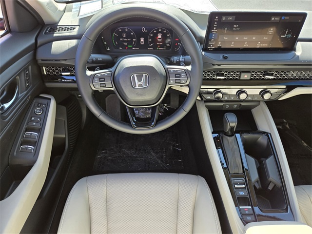 Vehicle image 10 of 15