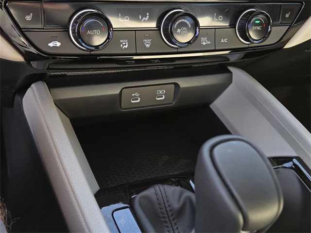 Vehicle image 15 of 15