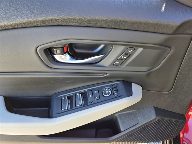 Vehicle image 11 of 15