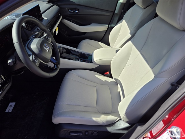 Vehicle image 7 of 15