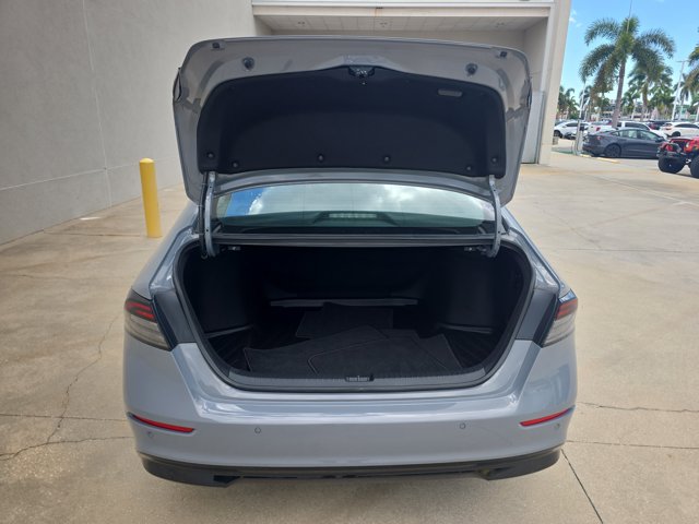 2024 Honda Accord Hybrid EX-L Image 12 of 42