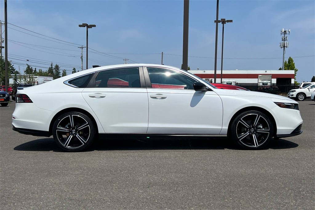 Vehicle image 5 of 34
