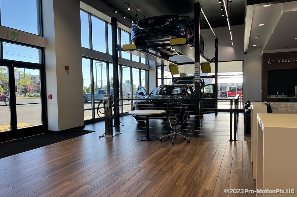 Vehicle image 29 of 34