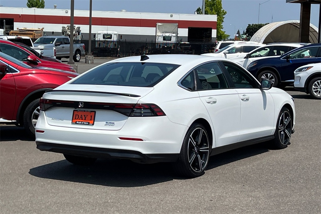 Vehicle image 6 of 34