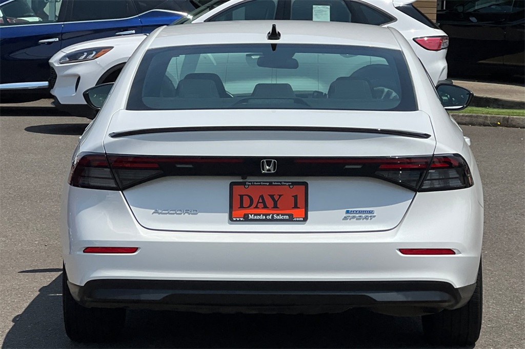 Vehicle image 7 of 34