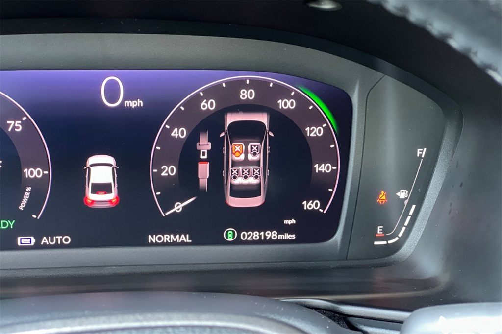 Vehicle image 19 of 34