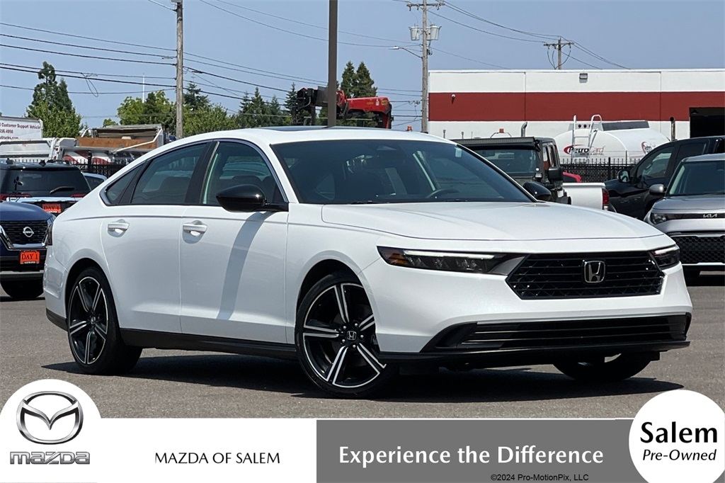 Vehicle image 4 of 34