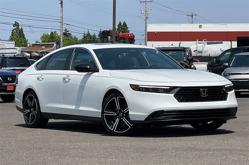 Vehicle image 3 of 34