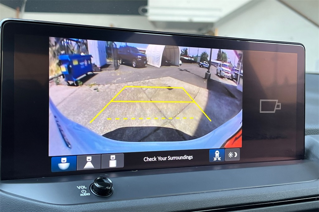 Vehicle image 21 of 34
