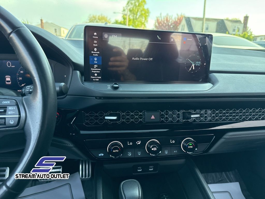 Vehicle image 16 of 37