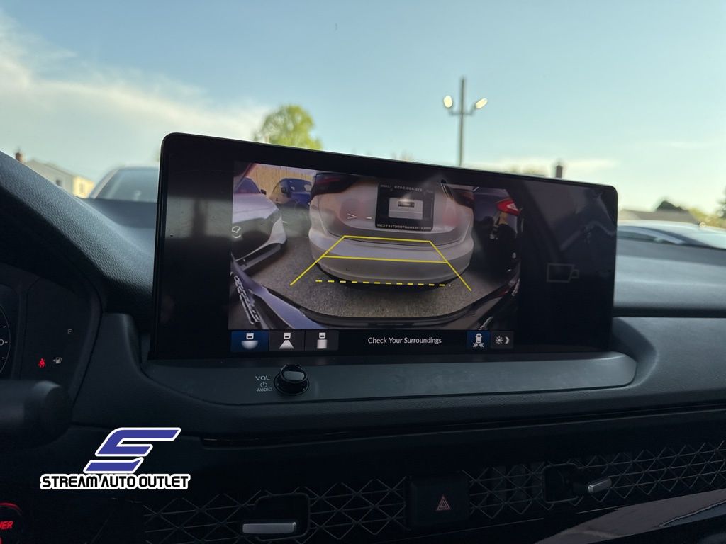 Vehicle image 34 of 37