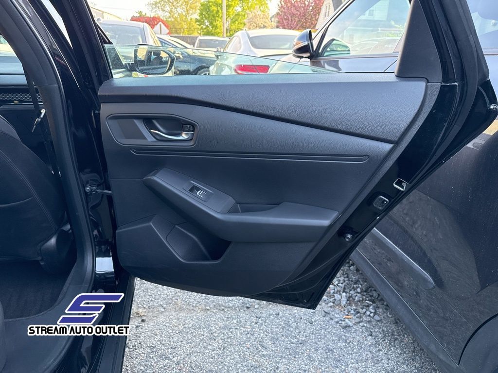 Vehicle image 13 of 37