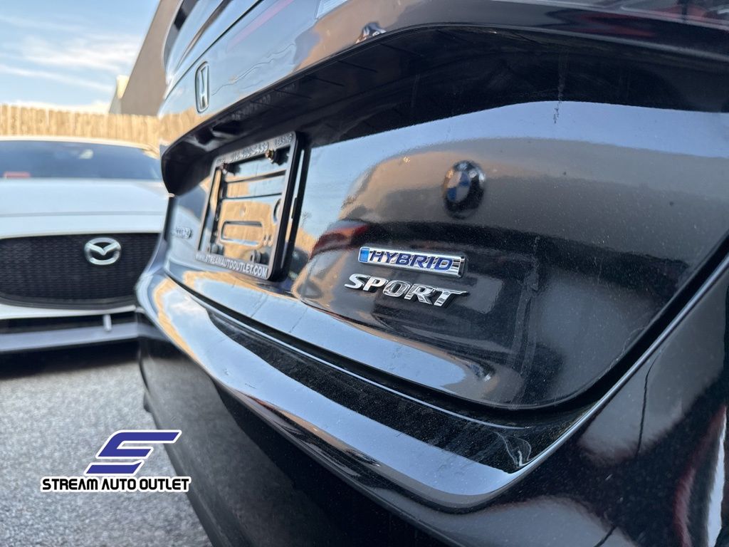 Vehicle image 7 of 37