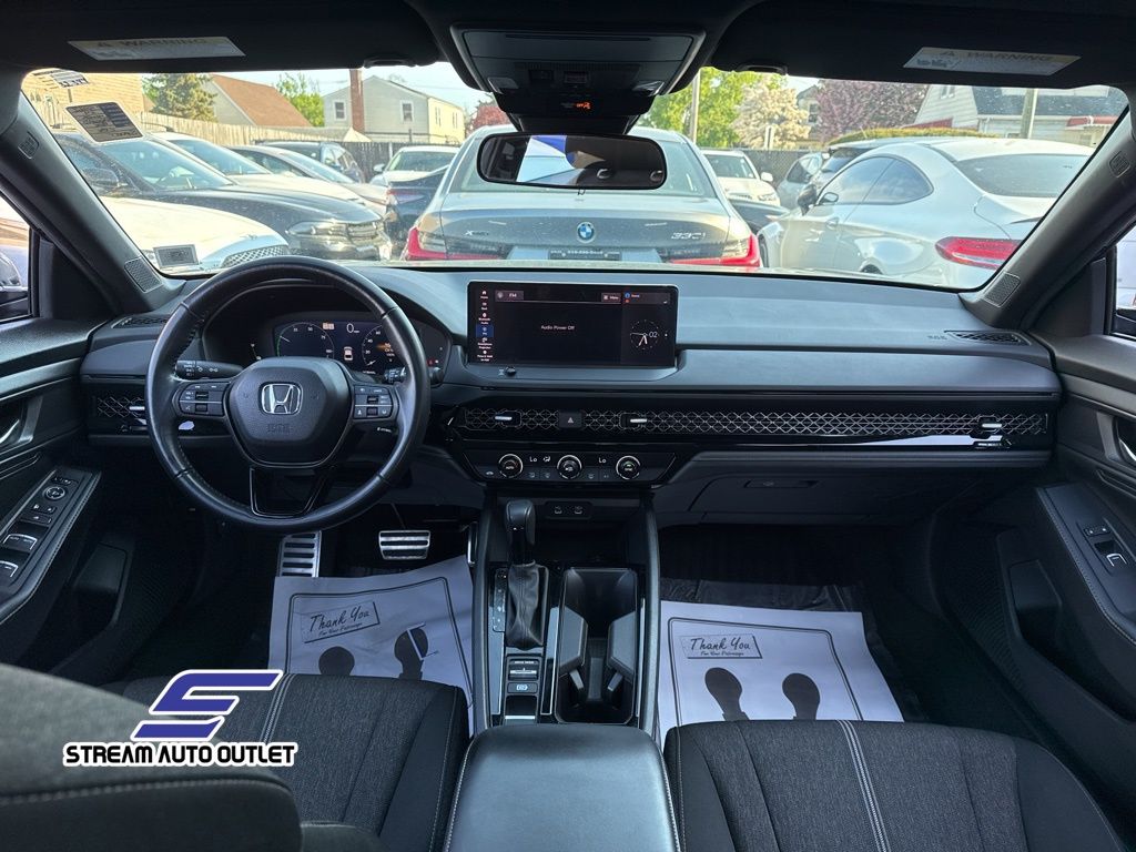Vehicle image 14 of 37