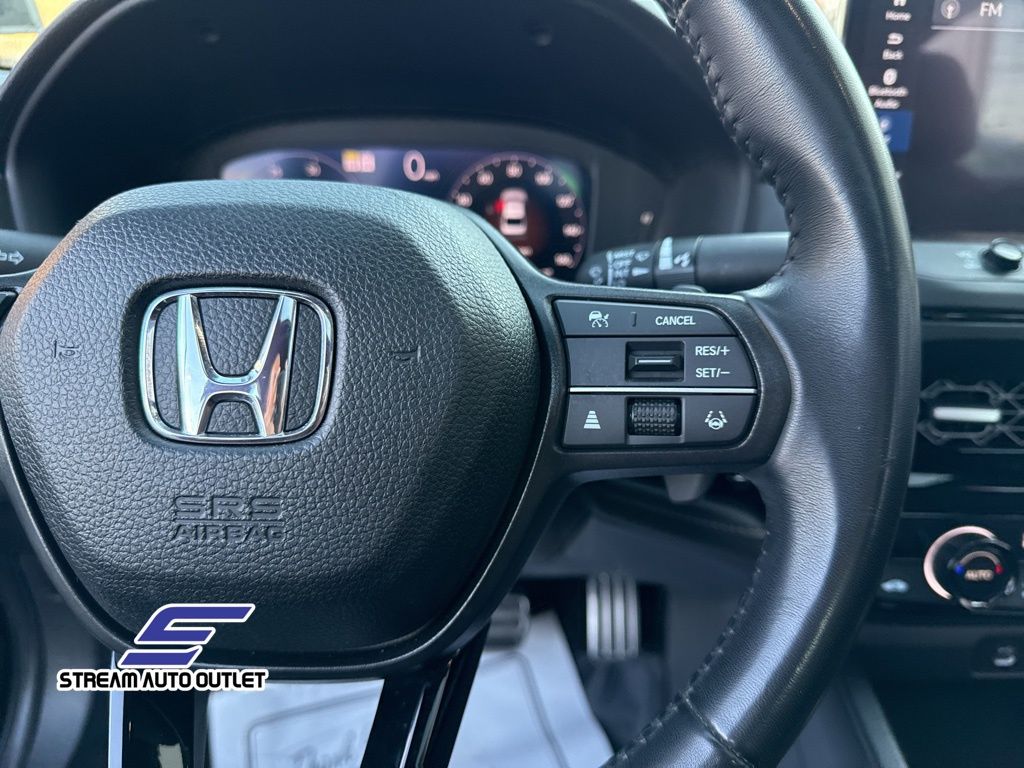 Vehicle image 29 of 37