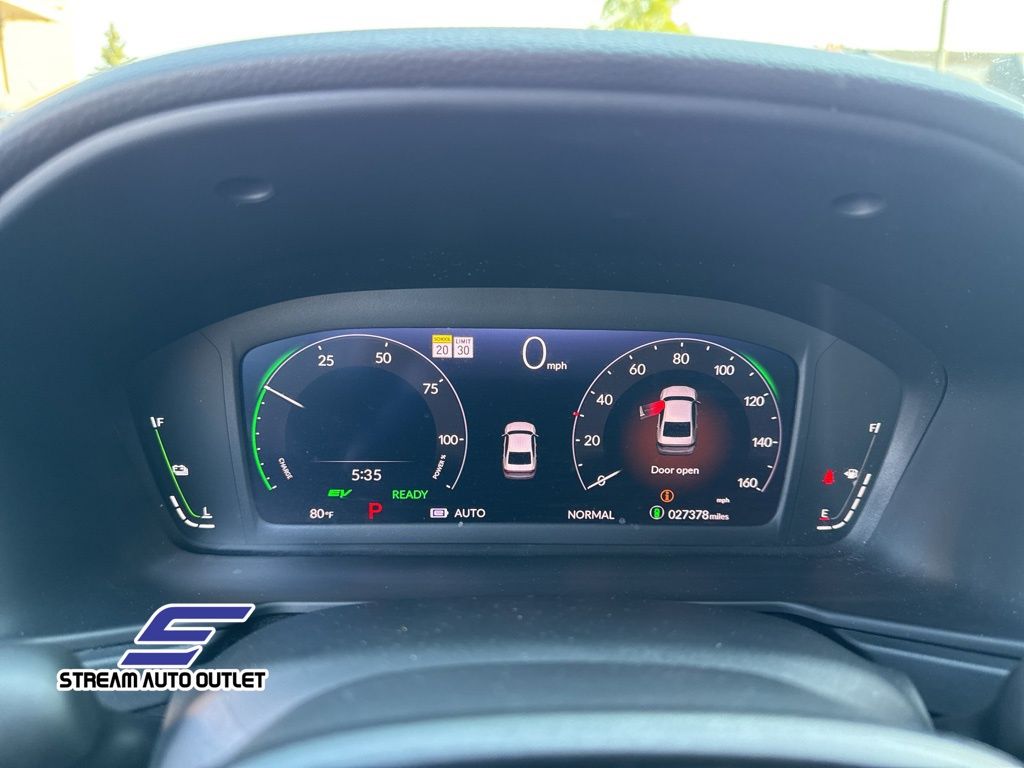Vehicle image 26 of 37