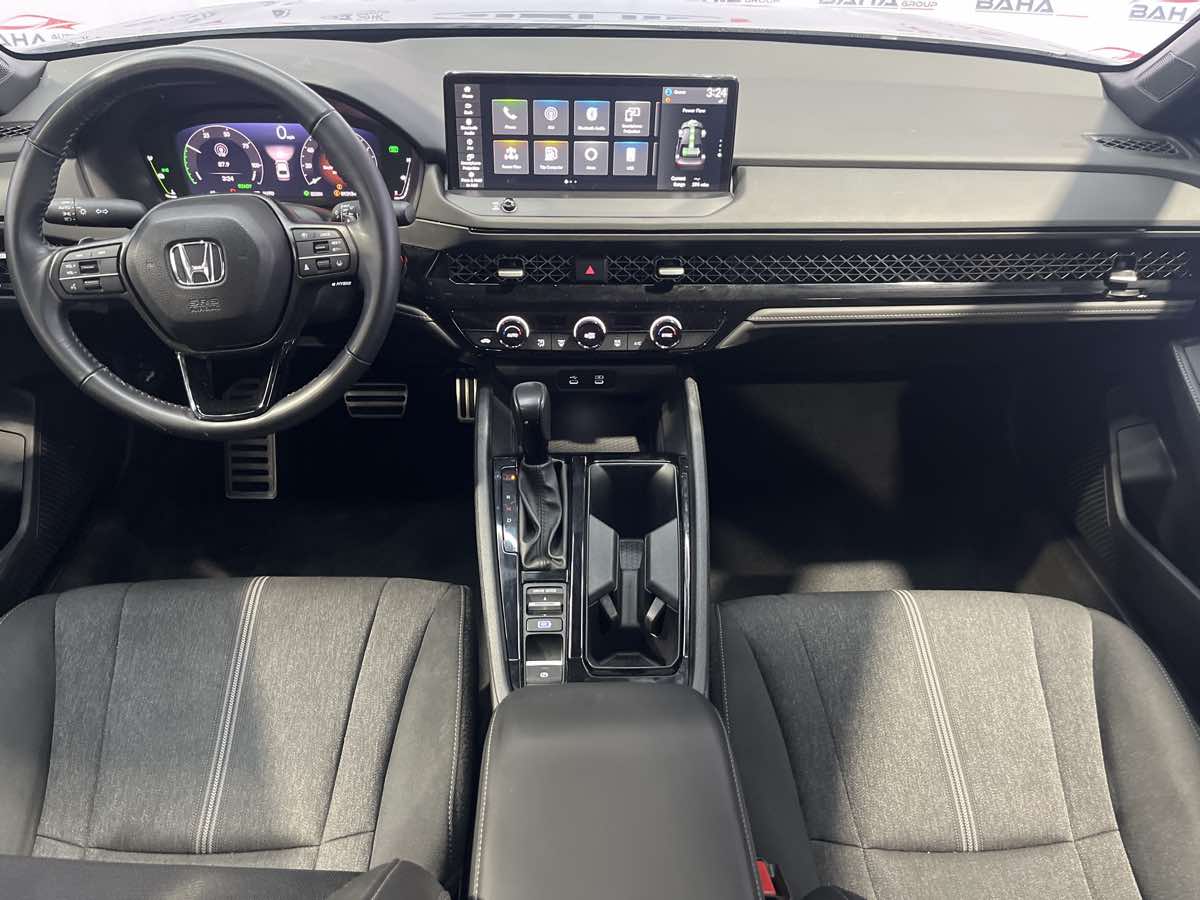 Vehicle image 22 of 34