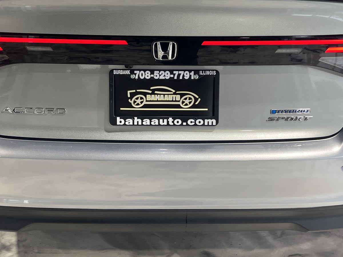 Vehicle image 9 of 34